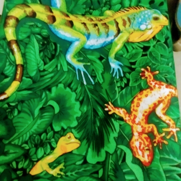 Vintage Harvest Yellow Thread Case/Spools - Picture 13 of 16